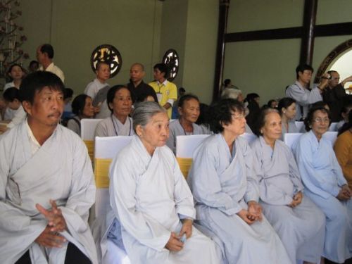 Giọt máu mang tình yêu thương