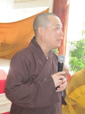 Giọt máu mang tình yêu thương