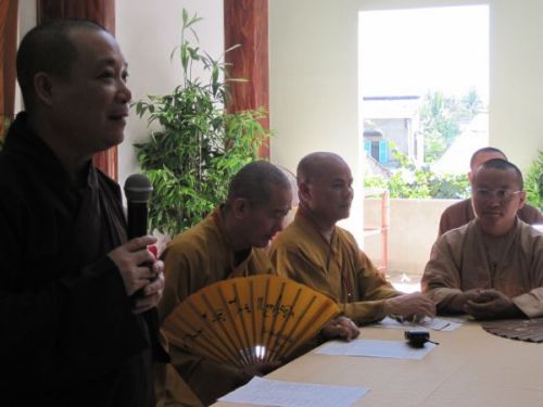 Giọt máu mang tình yêu thương