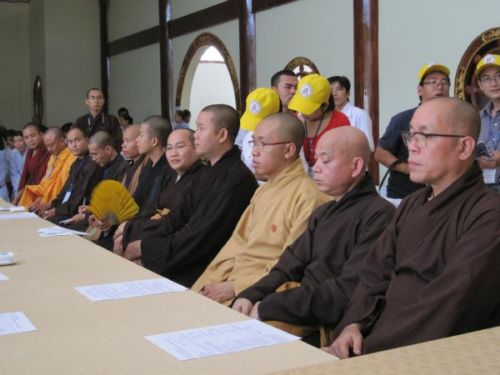 Giọt máu mang tình yêu thương