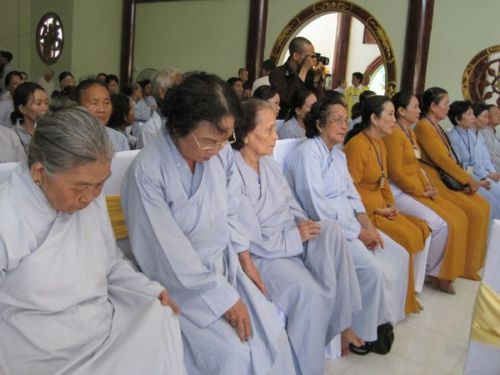 Giọt máu mang tình yêu thương