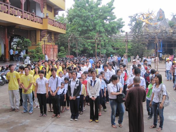 Đoàn thanh Thiếu nhi, Thiếu niên Phật tử về đảnh lễ chư Tôn đức Giáo phẩm lãnh đạo GHPGVN