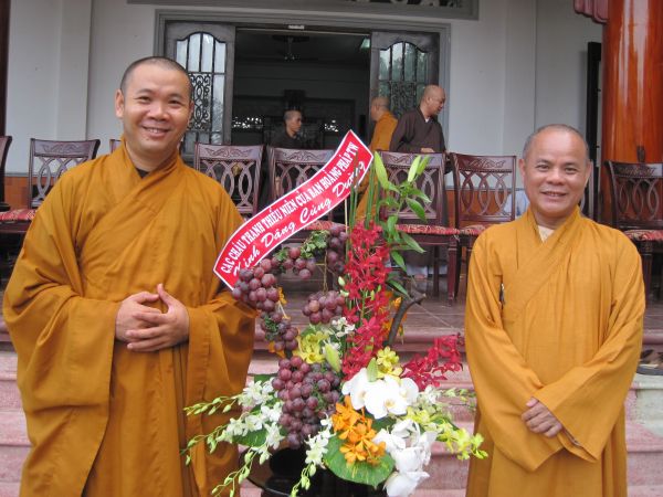 Đoàn thanh Thiếu nhi, Thiếu niên Phật tử về đảnh lễ chư Tôn đức Giáo phẩm lãnh đạo GHPGVN