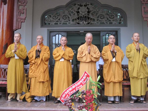 Đoàn thanh Thiếu nhi, Thiếu niên Phật tử về đảnh lễ chư Tôn đức Giáo phẩm lãnh đạo GHPGVN