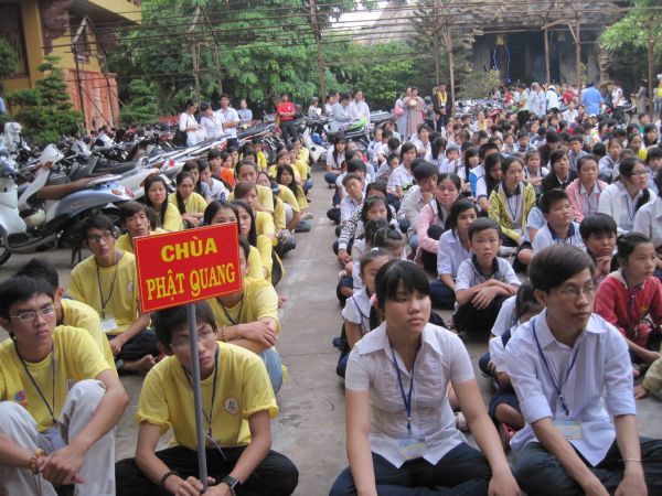 Đoàn thanh Thiếu nhi, Thiếu niên Phật tử về đảnh lễ chư Tôn đức Giáo phẩm lãnh đạo GHPGVN