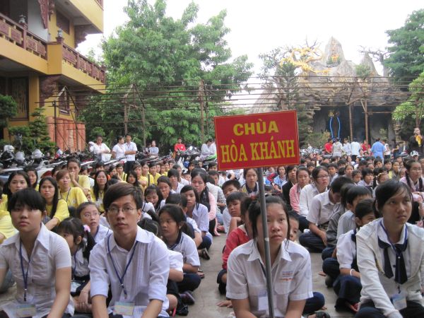 Đoàn thanh Thiếu nhi, Thiếu niên Phật tử về đảnh lễ chư Tôn đức Giáo phẩm lãnh đạo GHPGVN