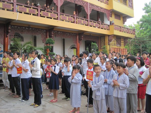 Đoàn thanh Thiếu nhi, Thiếu niên Phật tử về đảnh lễ chư Tôn đức Giáo phẩm lãnh đạo GHPGVN