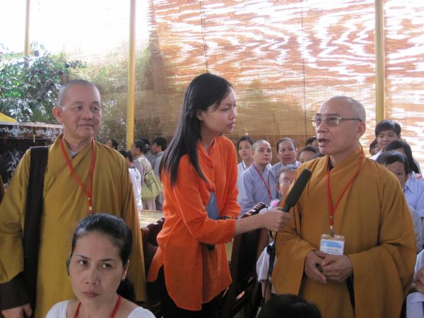 Đoàn thanh Thiếu nhi, Thiếu niên Phật tử về đảnh lễ chư Tôn đức Giáo phẩm lãnh đạo GHPGVN