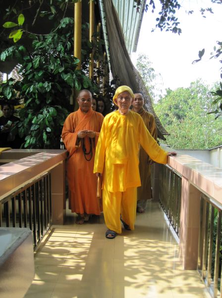 Đoàn thanh Thiếu nhi, Thiếu niên Phật tử về đảnh lễ chư Tôn đức Giáo phẩm lãnh đạo GHPGVN