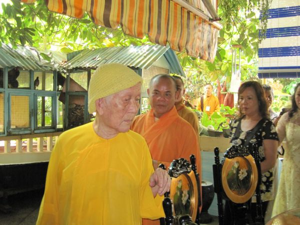 Đoàn thanh Thiếu nhi, Thiếu niên Phật tử về đảnh lễ chư Tôn đức Giáo phẩm lãnh đạo GHPGVN
