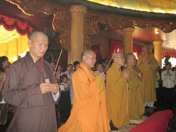 Đoàn thanh Thiếu nhi, Thiếu niên Phật tử về đảnh lễ chư Tôn đức Giáo phẩm lãnh đạo GHPGVN