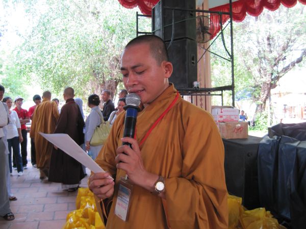 Đoàn thanh Thiếu nhi, Thiếu niên Phật tử về đảnh lễ chư Tôn đức Giáo phẩm lãnh đạo GHPGVN