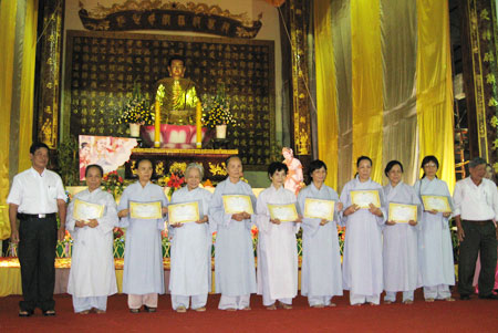 Kiên Giang: Chùa Phật Quang tri ân, ra mắt CLB Thanh niên Phật tử
