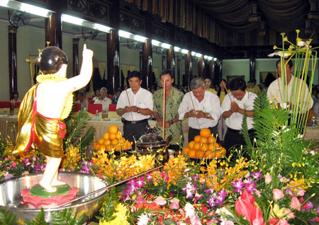 Kiên Giang: Chùa Phật Quang tri ân, ra mắt CLB Thanh niên Phật tử