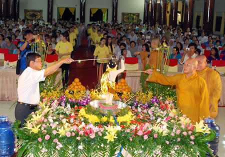 Kiên Giang: Chùa Phật Quang tri ân, ra mắt CLB Thanh niên Phật tử