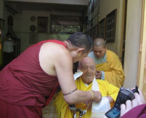 Đại Sư Garchen Rinpoche