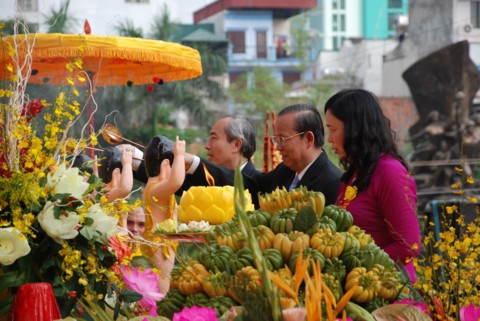 Tổ chức trọng thể trang nghiêm Đại lễ Phật Đản PL 2554-DL. 2010 nơi trái tim của tổ quốc