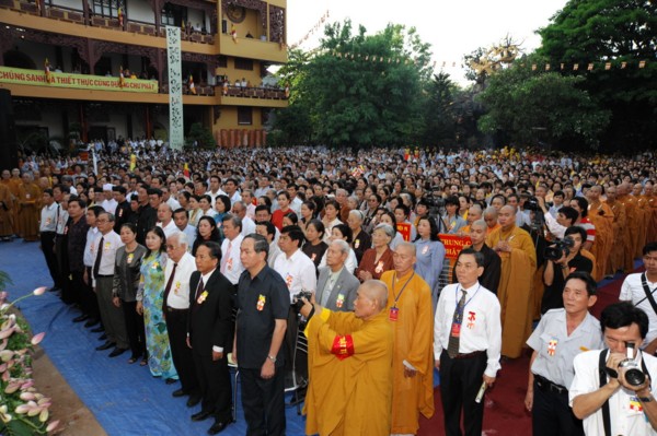 Phật giáo TP.HCM trang nghiêm cử hành Đại lễ Phật đản PL2554