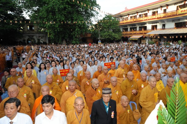 Phật giáo TP.HCM trang nghiêm cử hành Đại lễ Phật đản PL2554
