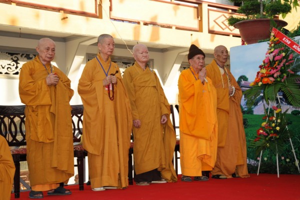 Phật giáo TP.HCM trang nghiêm cử hành Đại lễ Phật đản PL2554