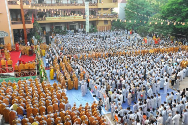 Phật giáo TP.HCM trang nghiêm cử hành Đại lễ Phật đản PL2554