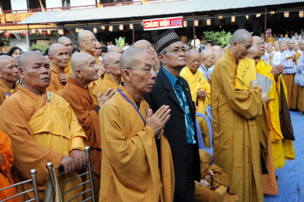 Phật giáo TP.HCM trang nghiêm cử hành Đại lễ Phật đản PL2554