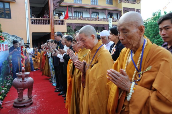 Phật giáo TP.HCM trang nghiêm cử hành Đại lễ Phật đản PL2554