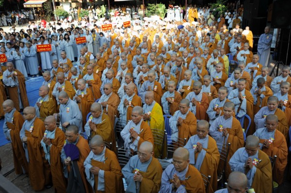 Phật giáo TP.HCM trang nghiêm cử hành Đại lễ Phật đản PL2554