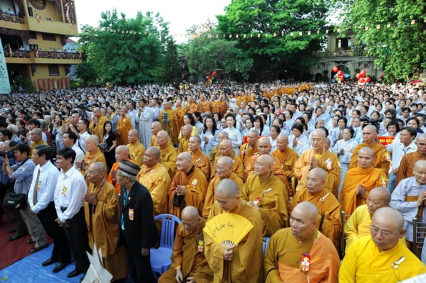 Phật giáo TP.HCM trang nghiêm cử hành Đại lễ Phật đản PL2554
