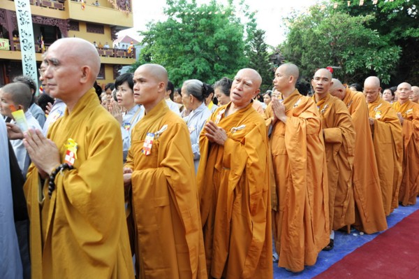 Phật giáo TP.HCM trang nghiêm cử hành Đại lễ Phật đản PL2554