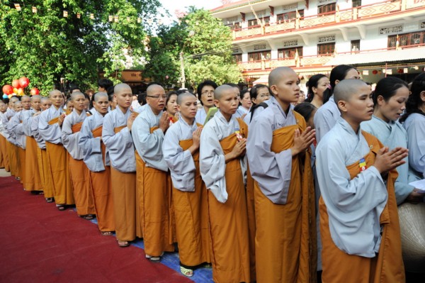 Phật giáo TP.HCM trang nghiêm cử hành Đại lễ Phật đản PL2554