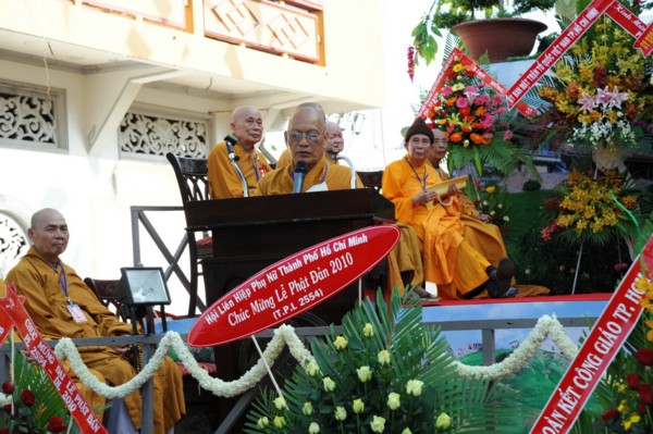 Phật giáo TP.HCM trang nghiêm cử hành Đại lễ Phật đản PL2554
