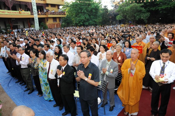 Phật giáo TP.HCM trang nghiêm cử hành Đại lễ Phật đản PL2554