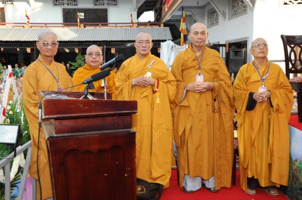 Phật giáo TP.HCM trang nghiêm cử hành Đại lễ Phật đản PL2554