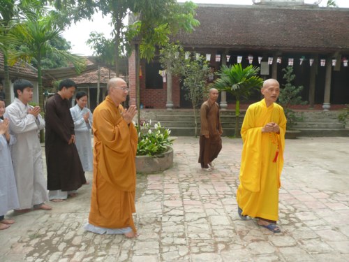 Đức Pháp chủ với thanh thiếu nhi Phật giáo Thủ đô