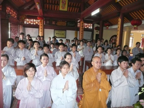 Đức Pháp chủ với thanh thiếu nhi Phật giáo Thủ đô