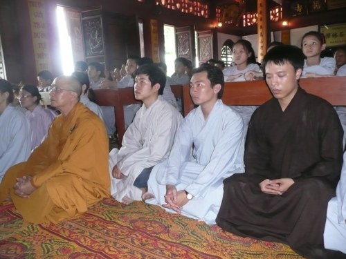 Đức Pháp chủ với thanh thiếu nhi Phật giáo Thủ đô