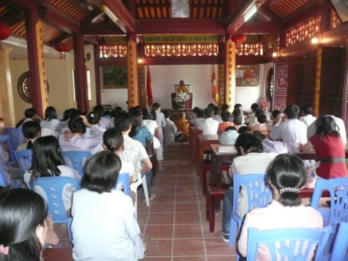 Đức Pháp chủ với thanh thiếu nhi Phật giáo Thủ đô