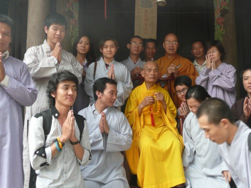 Đức Pháp chủ với thanh thiếu nhi Phật giáo Thủ đô