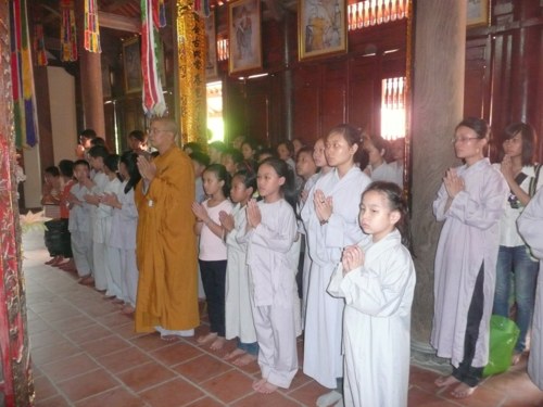 Đức Pháp chủ với thanh thiếu nhi Phật giáo Thủ đô