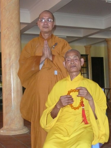 Đức Pháp chủ với thanh thiếu nhi Phật giáo Thủ đô