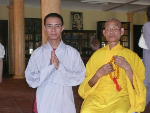 Đức Pháp chủ với thanh thiếu nhi Phật giáo Thủ đô