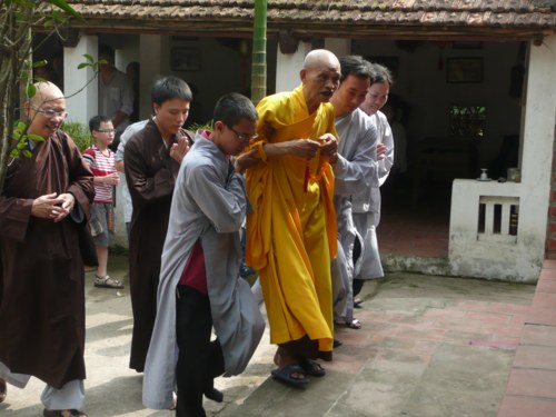 Đức Pháp chủ với thanh thiếu nhi Phật giáo Thủ đô