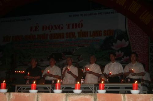 Chùm ảnh đêm thắp nến mầu nhiệm chùa Phật Quang Sơn, tỉnh Lạng Sơn