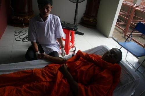 Khởi động hiến máu đón chào hội thảo Phật giáo toàn quốc 2010