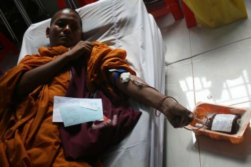 Khởi động hiến máu đón chào hội thảo Phật giáo toàn quốc 2010