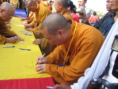 Những sự kiện ý nghĩa trong ngày đầu của Hội trại hè Lý Công Uẩn 2010