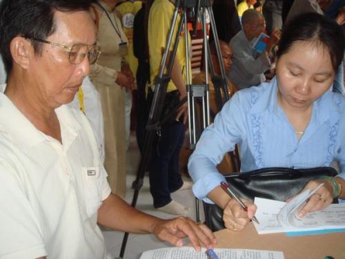 Khởi động hiến máu đón chào hội thảo Phật giáo toàn quốc 2010