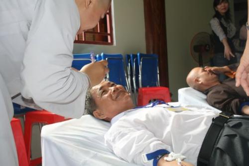 Khởi động hiến máu đón chào hội thảo Phật giáo toàn quốc 2010