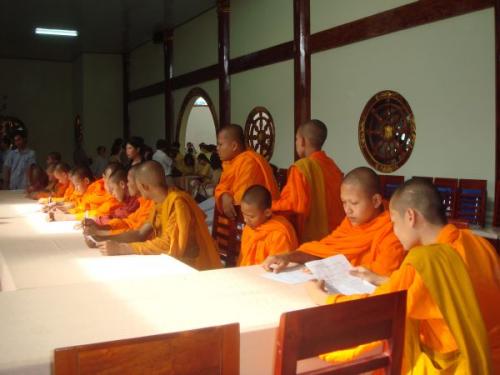 Khởi động hiến máu đón chào hội thảo Phật giáo toàn quốc 2010